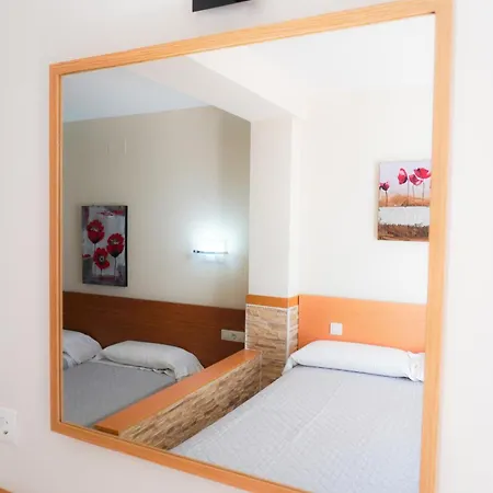 Costabella ゲストハウス 3*
