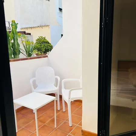 Costabella ゲストハウス 3*