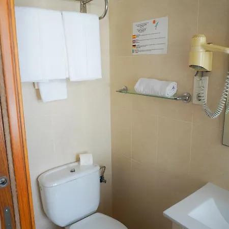 Costabella ゲストハウス 3*