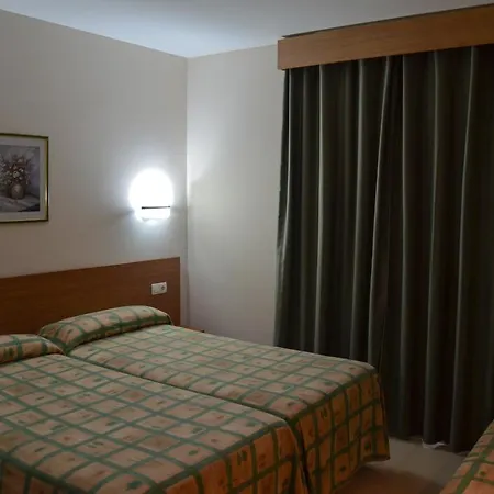 Costabella 招待所 2*